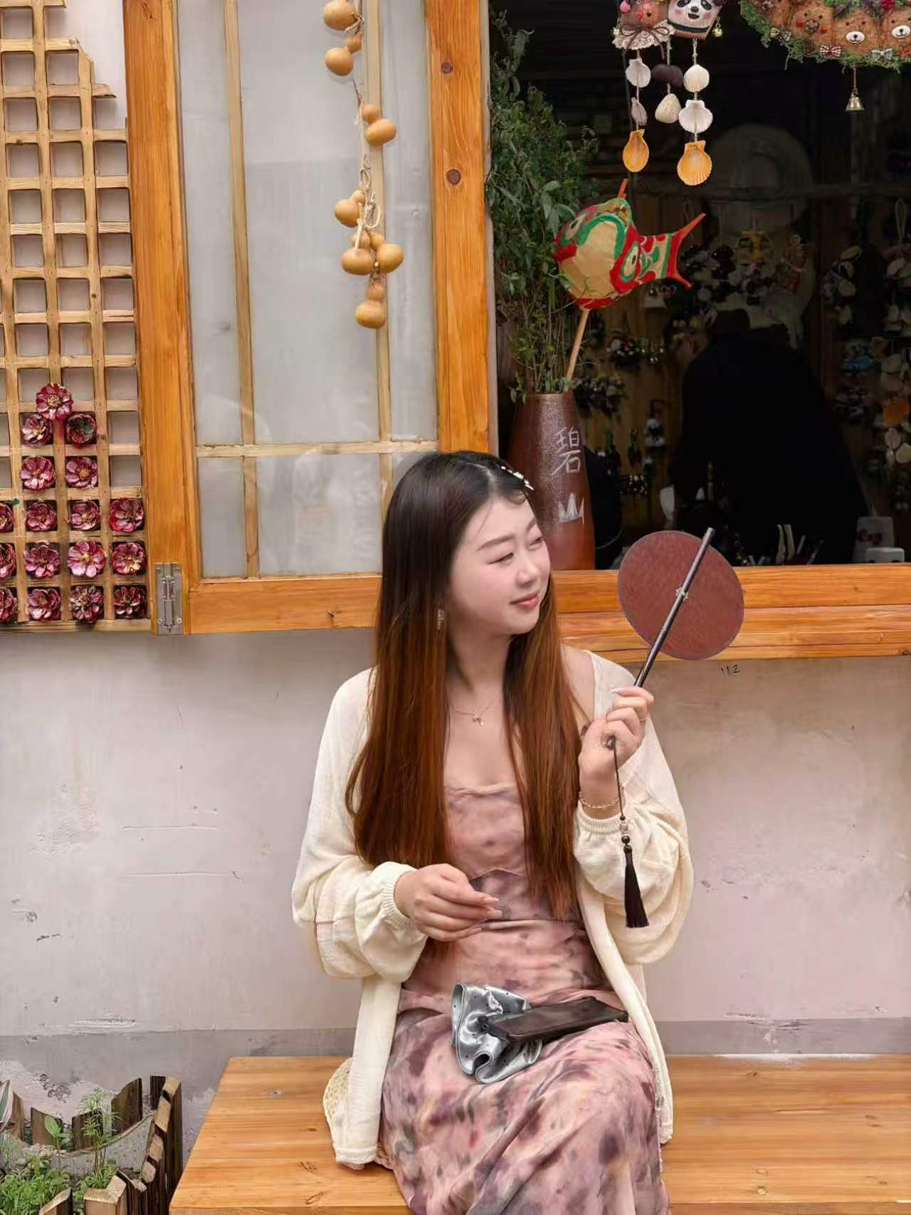 Wϼ